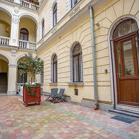 Boutique Apartment In Akacfa Street Budapest Exterior photo